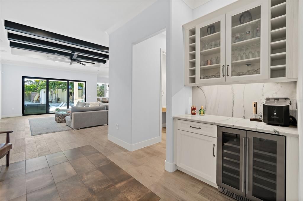 Activo con contrato: $1,595,000 (5 camas, 3 baños, 2484 Pies cuadrados)