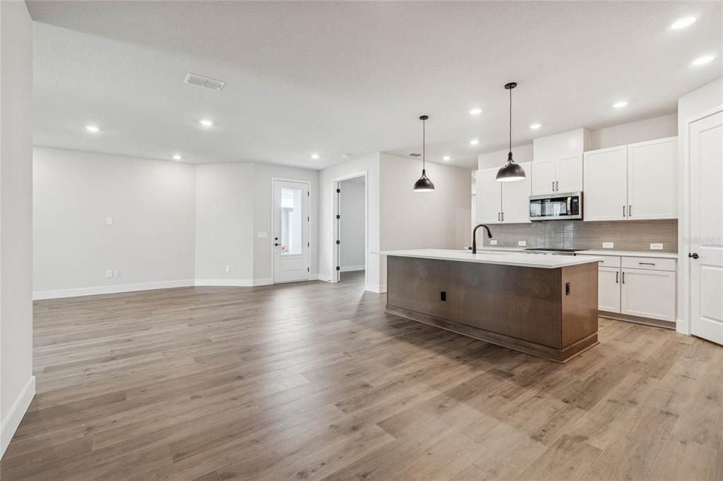 For Sale: $499,990 (2 beds, 2 baths, 1748 Square Feet)