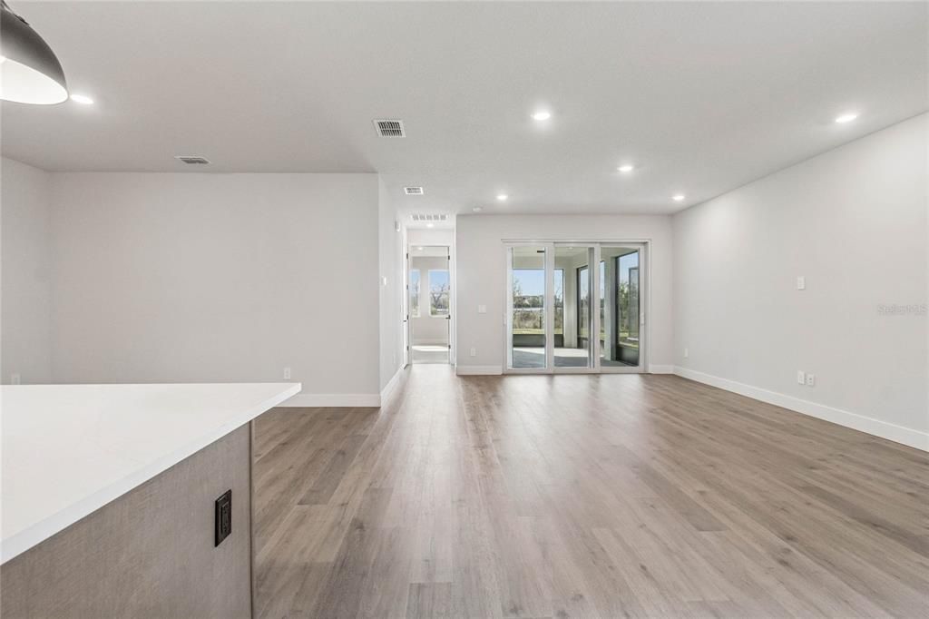 For Sale: $499,990 (2 beds, 2 baths, 1748 Square Feet)