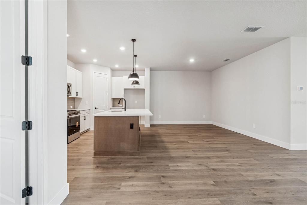 For Sale: $499,990 (2 beds, 2 baths, 1748 Square Feet)