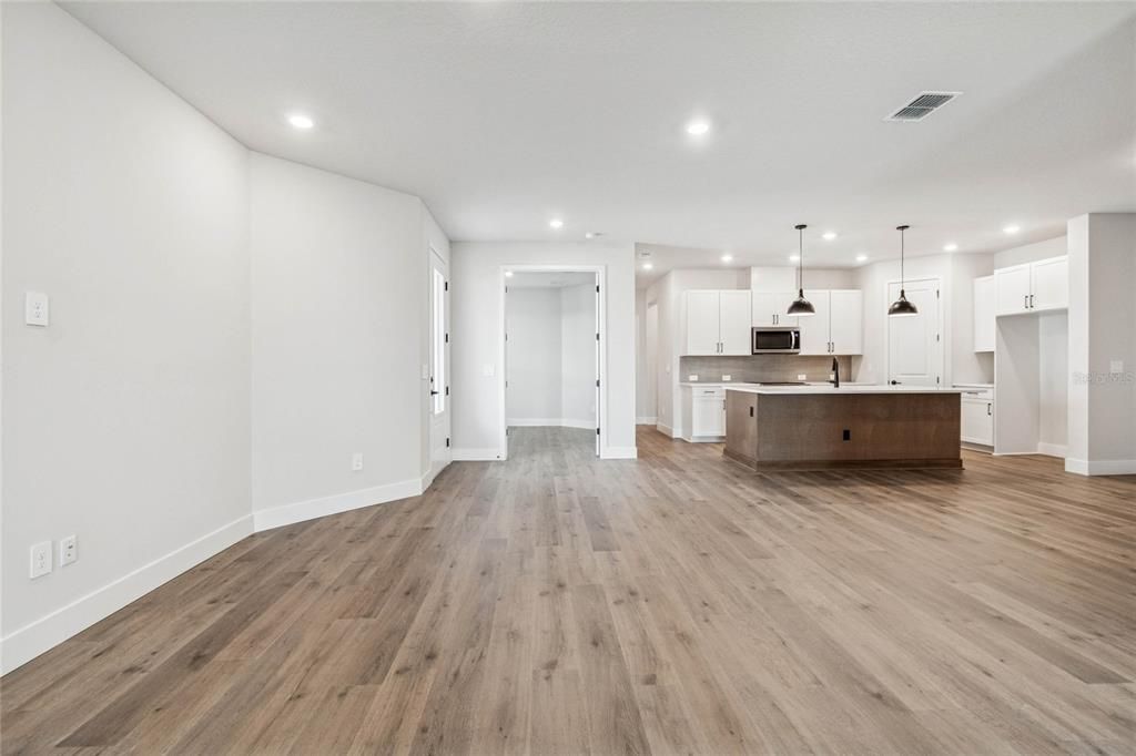 For Sale: $499,990 (2 beds, 2 baths, 1748 Square Feet)