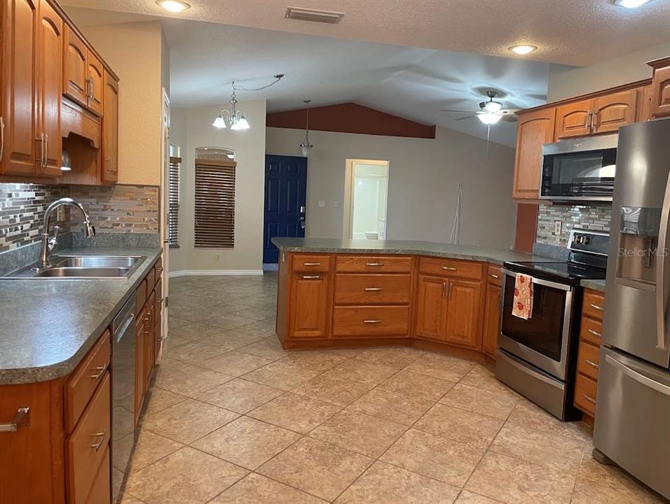 En Venta: $260,000 (3 camas, 2 baños, 1387 Pies cuadrados)