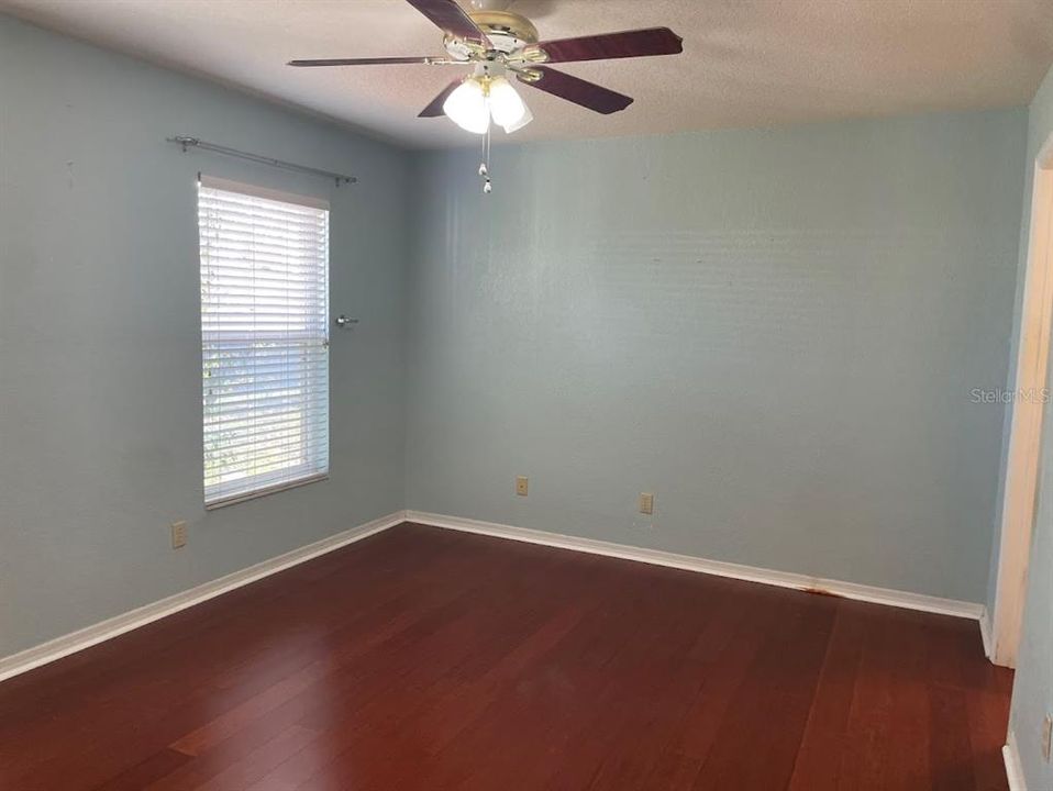 En Venta: $260,000 (3 camas, 2 baños, 1387 Pies cuadrados)