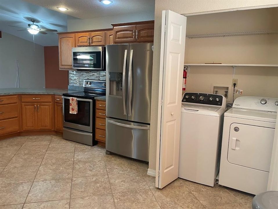 En Venta: $260,000 (3 camas, 2 baños, 1387 Pies cuadrados)