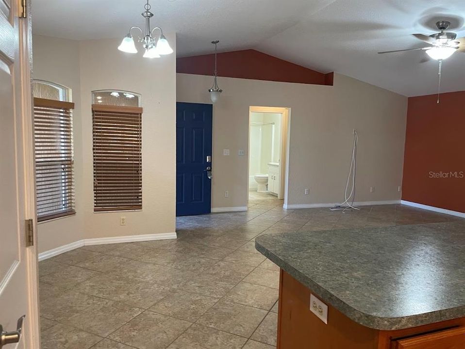 En Venta: $260,000 (3 camas, 2 baños, 1387 Pies cuadrados)