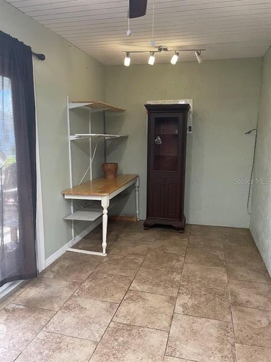 En Venta: $260,000 (3 camas, 2 baños, 1387 Pies cuadrados)