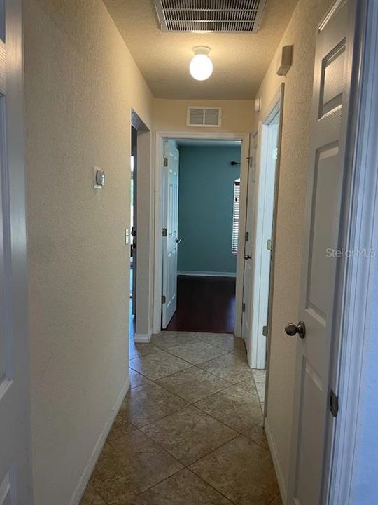 En Venta: $260,000 (3 camas, 2 baños, 1387 Pies cuadrados)