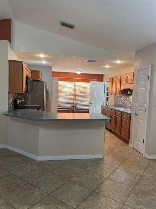 En Venta: $260,000 (3 camas, 2 baños, 1387 Pies cuadrados)