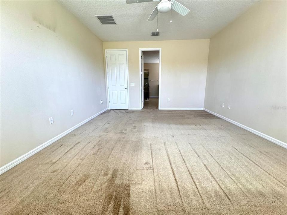 En Renta: $2,850 (4 camas, 3 baños, 2840 Pies cuadrados)