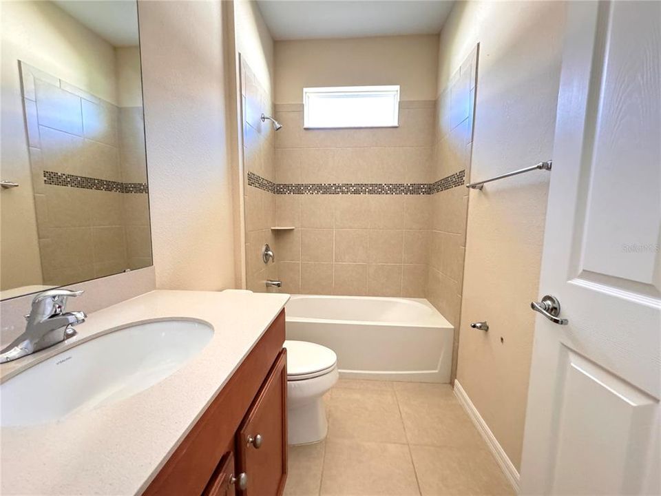 En Renta: $2,850 (4 camas, 3 baños, 2840 Pies cuadrados)