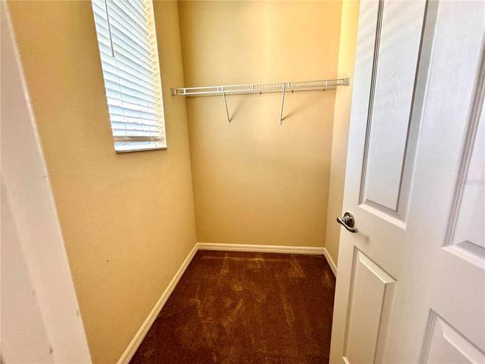 En Renta: $2,850 (4 camas, 3 baños, 2840 Pies cuadrados)