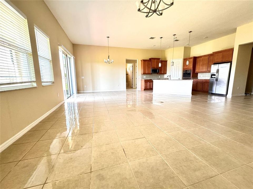 En Renta: $2,850 (4 camas, 3 baños, 2840 Pies cuadrados)