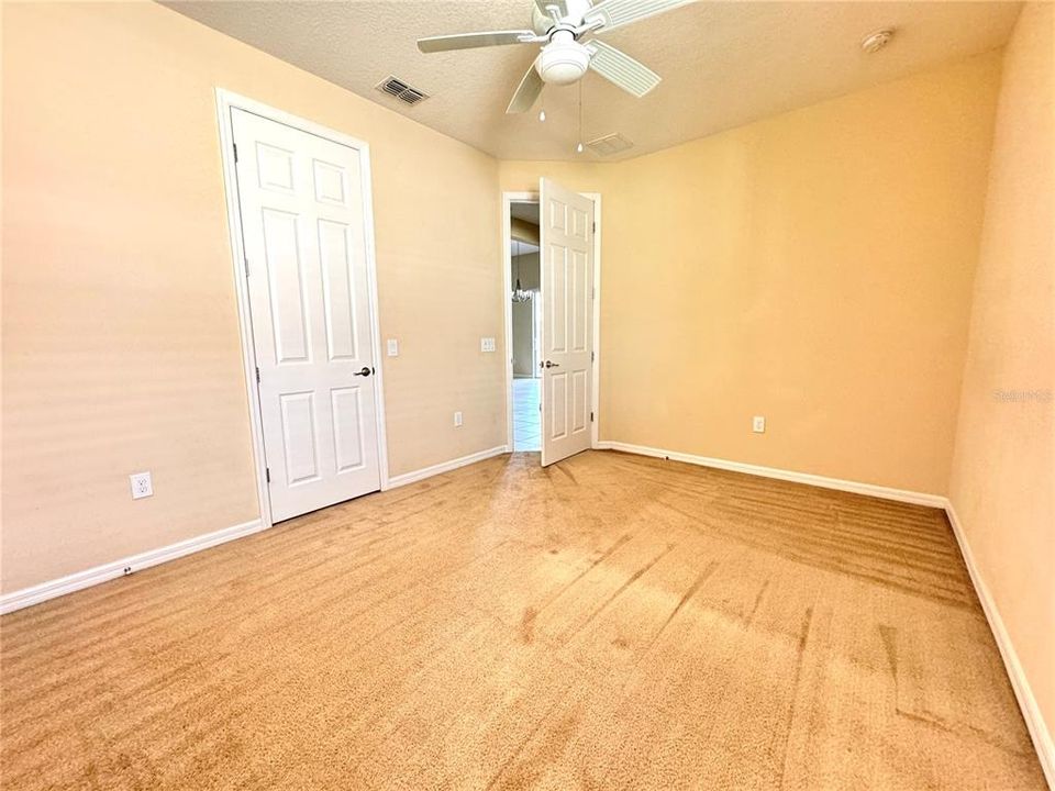 En Renta: $2,850 (4 camas, 3 baños, 2840 Pies cuadrados)