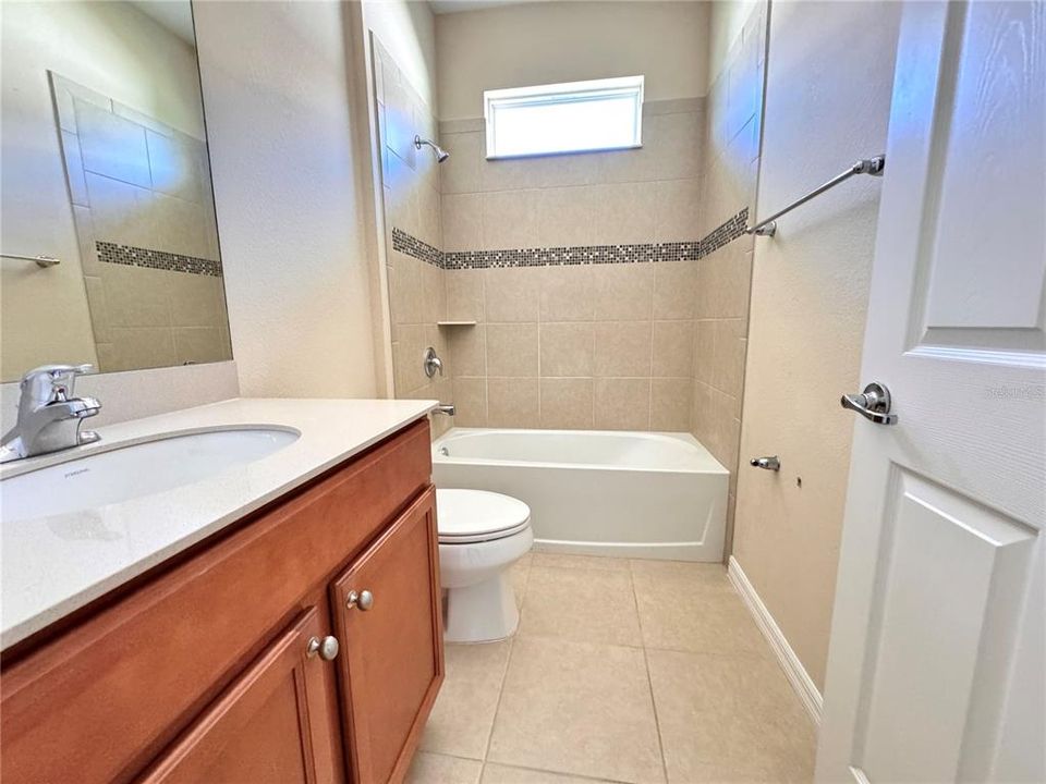 En Renta: $2,850 (4 camas, 3 baños, 2840 Pies cuadrados)