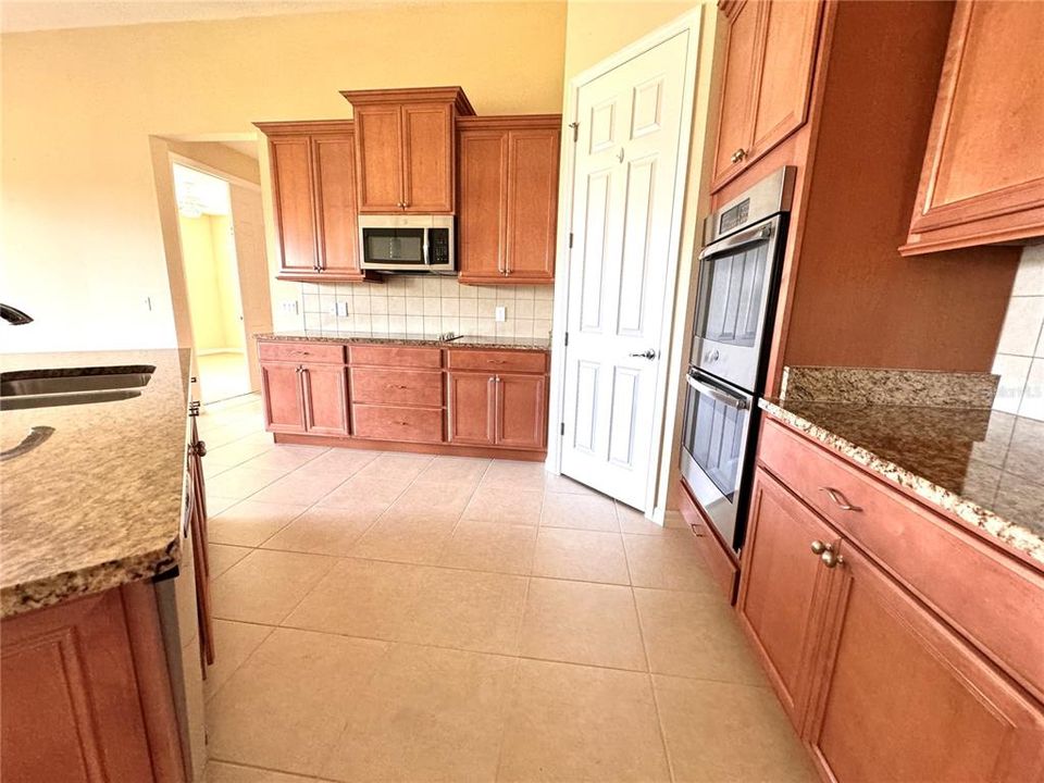 En Renta: $2,850 (4 camas, 3 baños, 2840 Pies cuadrados)