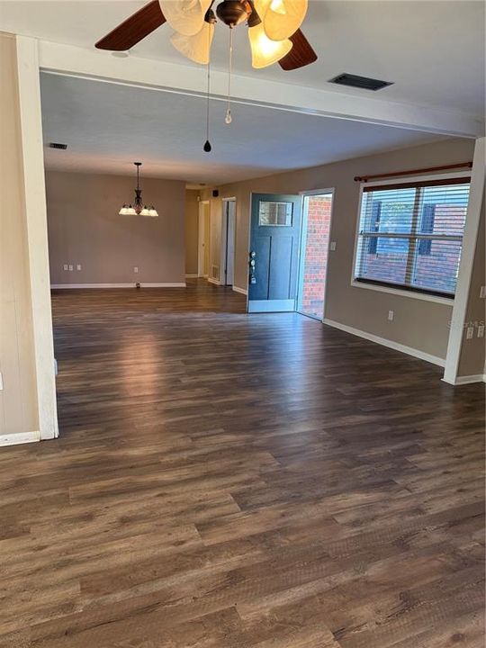 For Rent: $2,100 (3 beds, 2 baths, 1651 Square Feet)