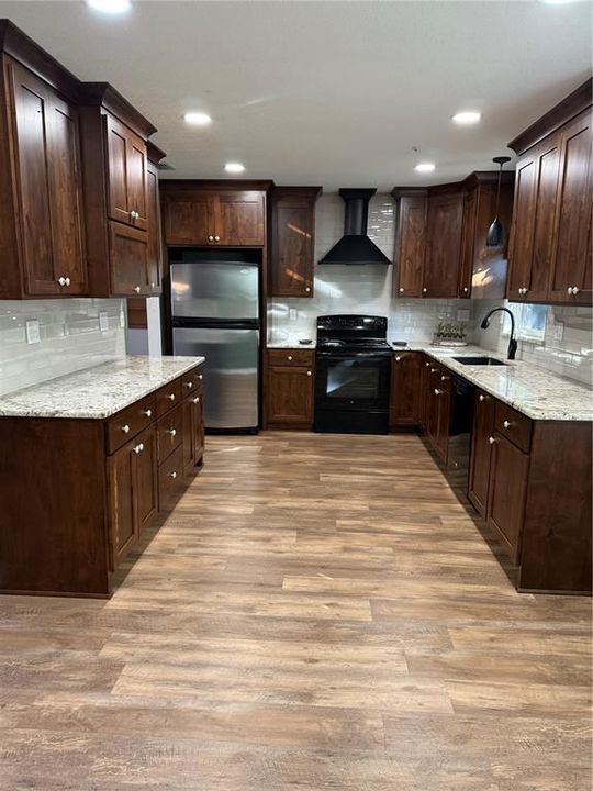 For Rent: $2,100 (3 beds, 2 baths, 1651 Square Feet)