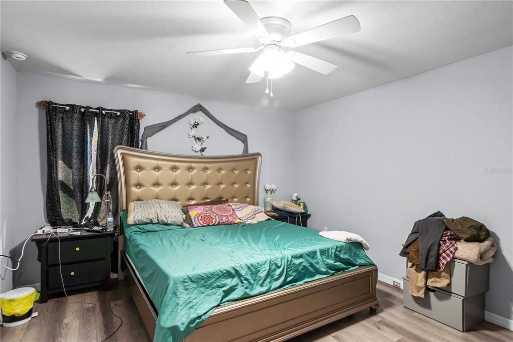 For Sale: $280,000 (3 beds, 2 baths, 1373 Square Feet)