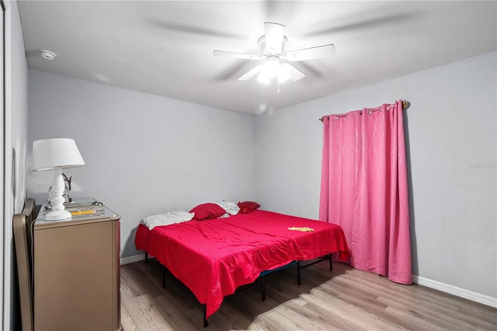 For Sale: $280,000 (3 beds, 2 baths, 1373 Square Feet)
