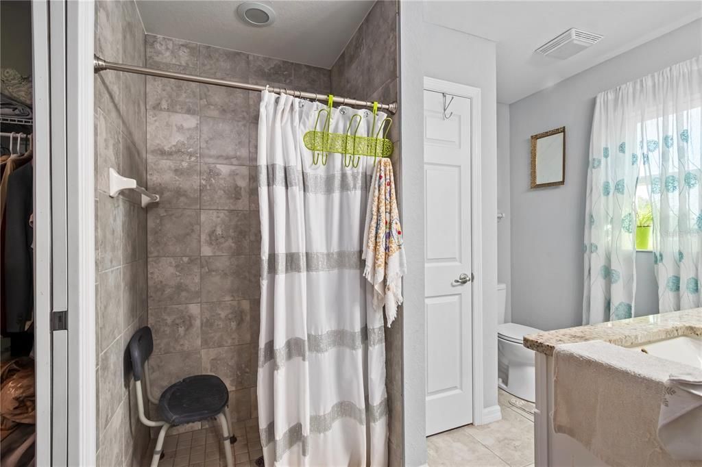 For Sale: $280,000 (3 beds, 2 baths, 1373 Square Feet)