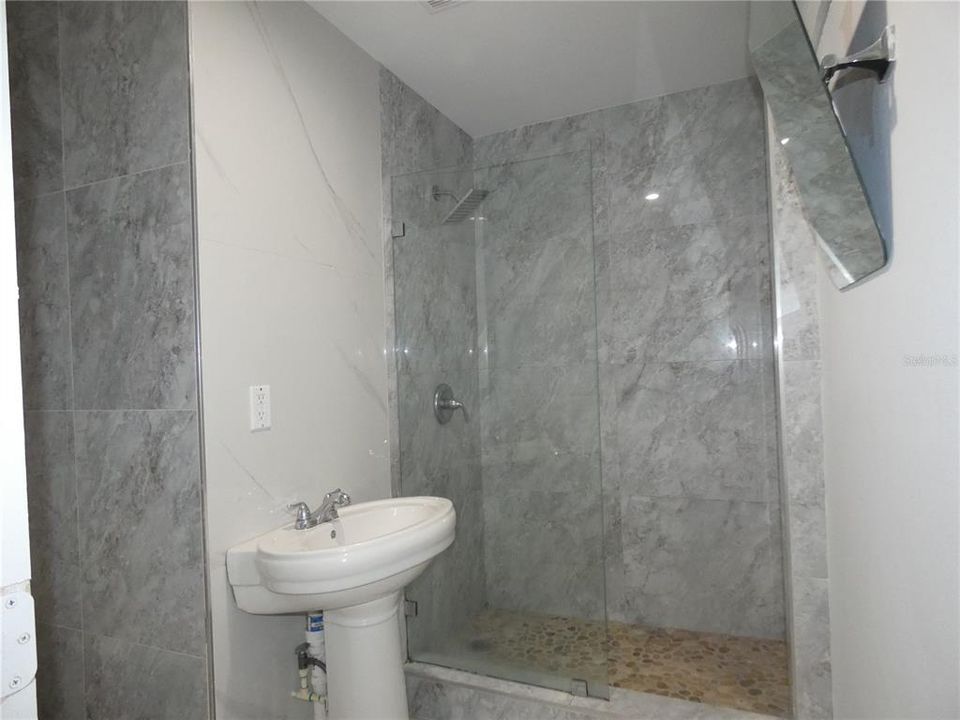 For Sale: $225,000 (3 beds, 2 baths, 960 Square Feet)