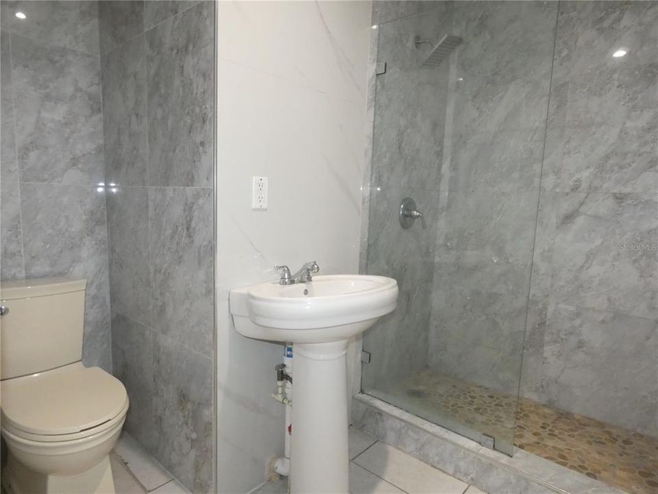 For Sale: $225,000 (3 beds, 2 baths, 960 Square Feet)