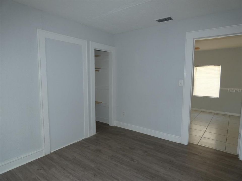 For Sale: $225,000 (3 beds, 2 baths, 960 Square Feet)