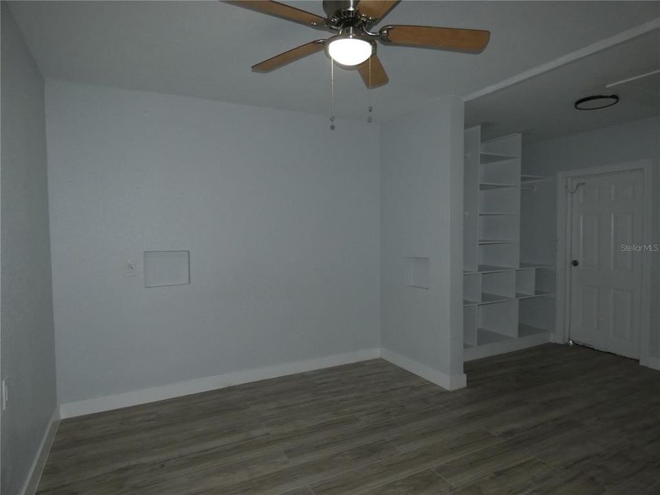 For Sale: $225,000 (3 beds, 2 baths, 960 Square Feet)