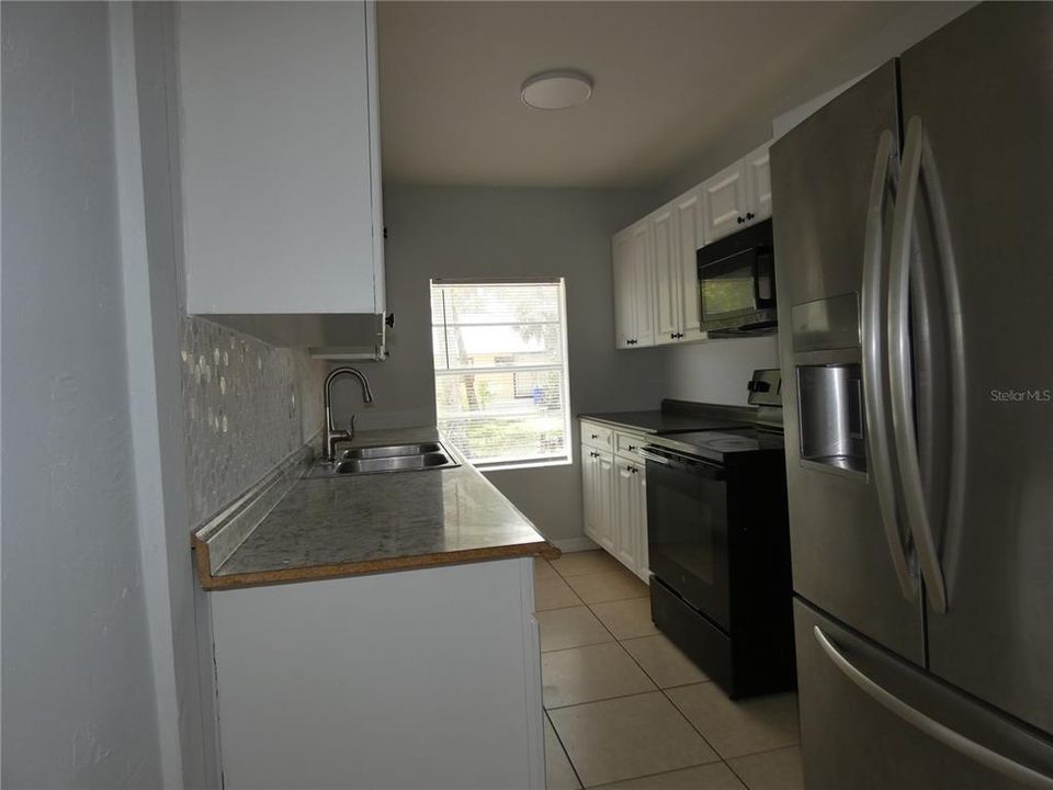 For Sale: $225,000 (3 beds, 2 baths, 960 Square Feet)