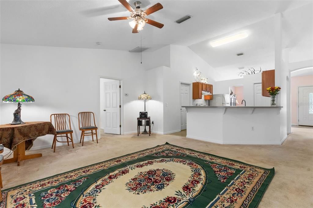 待售: $274,999 (3 贝兹, 2 浴室, 1636 平方英尺)