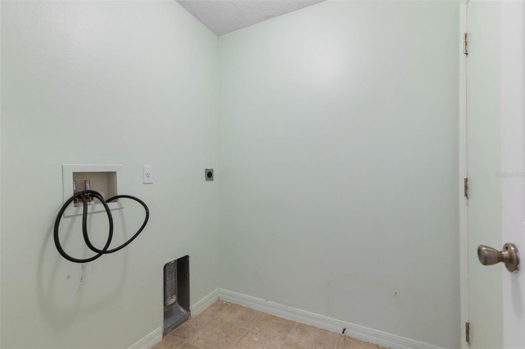 待售: $274,999 (3 贝兹, 2 浴室, 1636 平方英尺)