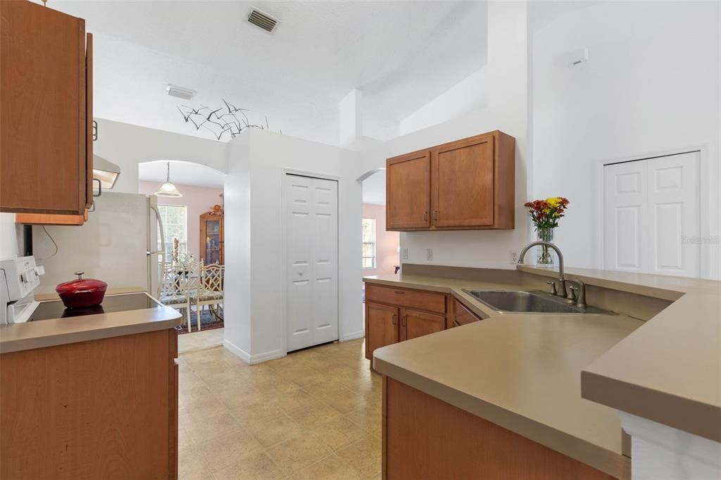 待售: $274,999 (3 贝兹, 2 浴室, 1636 平方英尺)