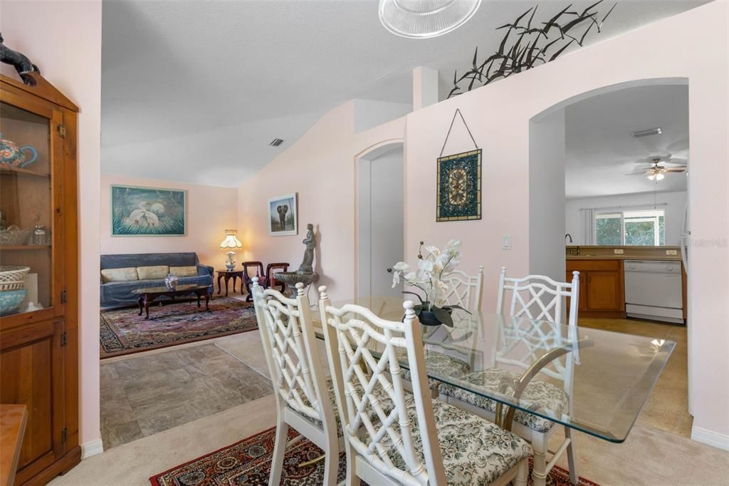 待售: $274,999 (3 贝兹, 2 浴室, 1636 平方英尺)