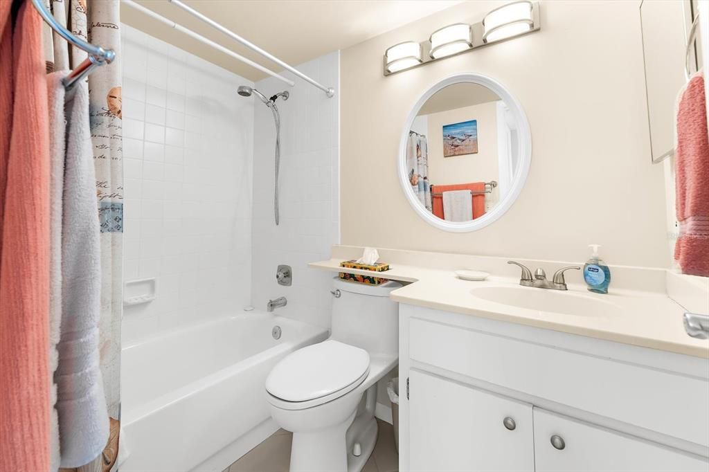 На продажу: $485,000 (2 спален, 2 ванн, 1070 Квадратных фут)