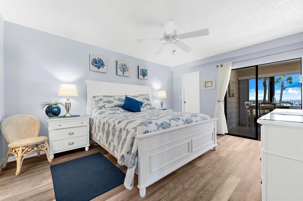 На продажу: $485,000 (2 спален, 2 ванн, 1070 Квадратных фут)