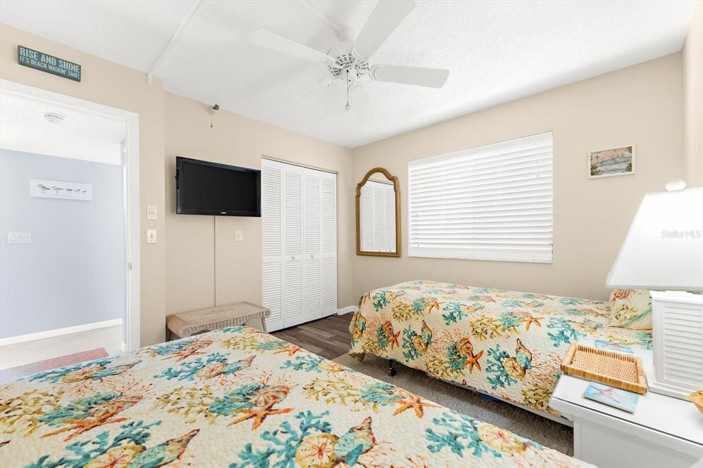 На продажу: $485,000 (2 спален, 2 ванн, 1070 Квадратных фут)