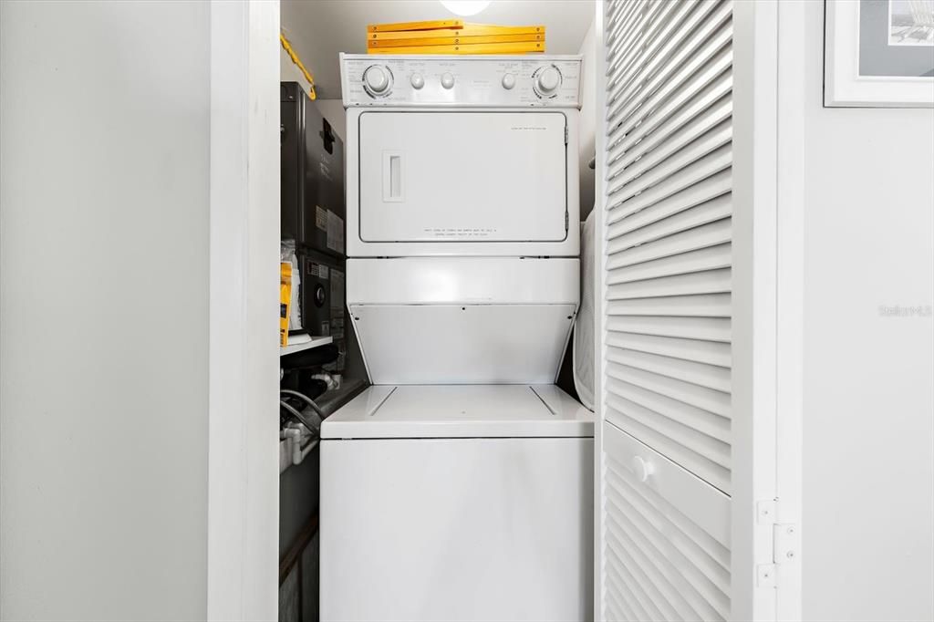 На продажу: $485,000 (2 спален, 2 ванн, 1070 Квадратных фут)