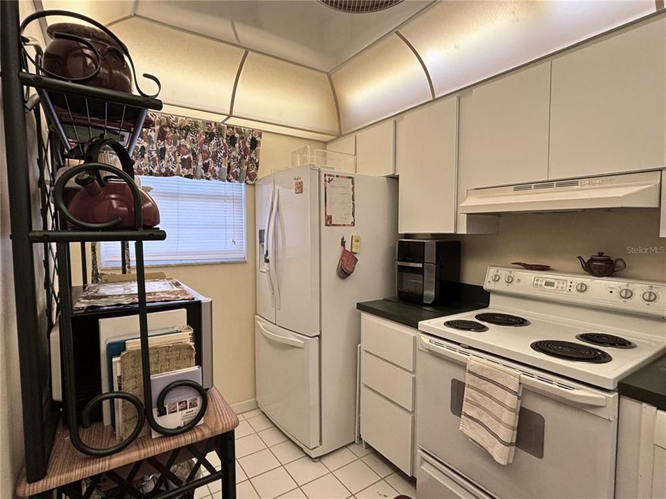 На продажу: $569,000 (2 спален, 2 ванн, 935 Квадратных фут)