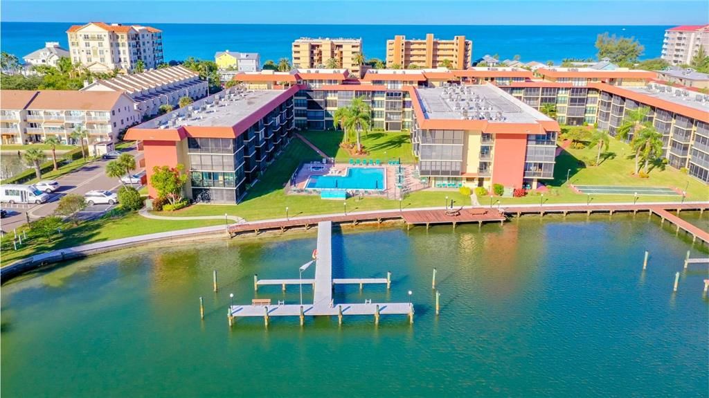 На продажу: $569,000 (2 спален, 2 ванн, 935 Квадратных фут)