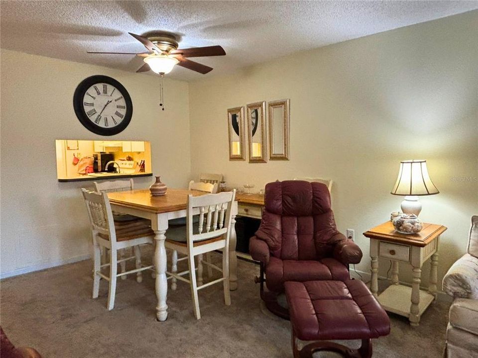 На продажу: $569,000 (2 спален, 2 ванн, 935 Квадратных фут)