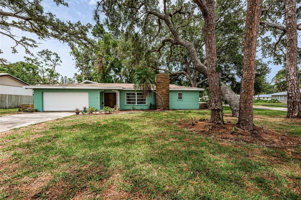 待售: $649,000 (4 贝兹, 2 浴室, 2011 平方英尺)