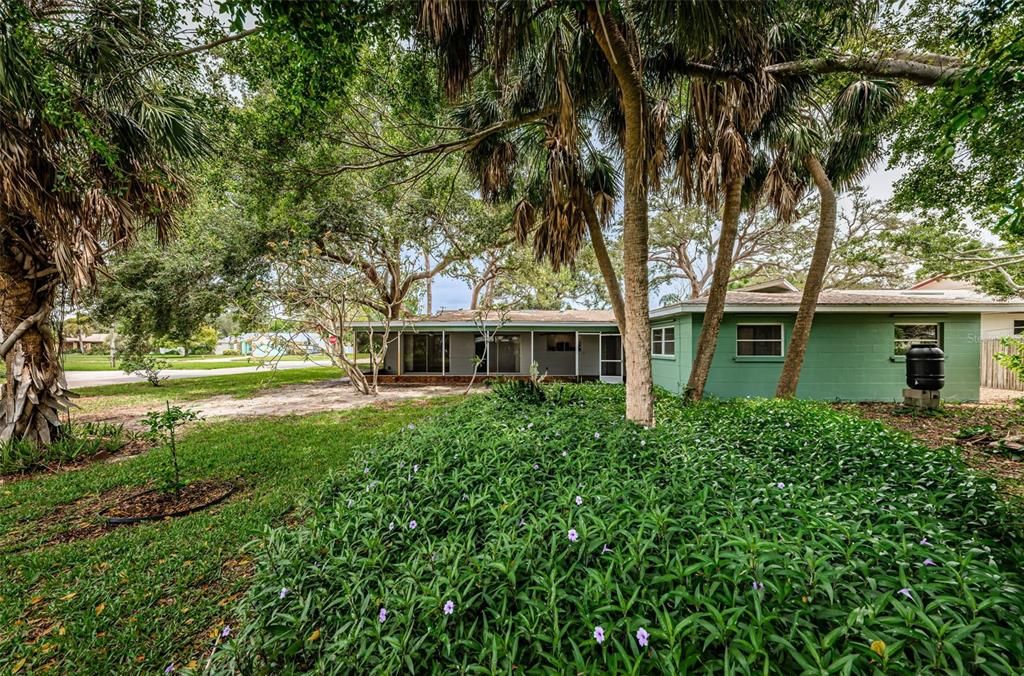 待售: $649,000 (4 贝兹, 2 浴室, 2011 平方英尺)