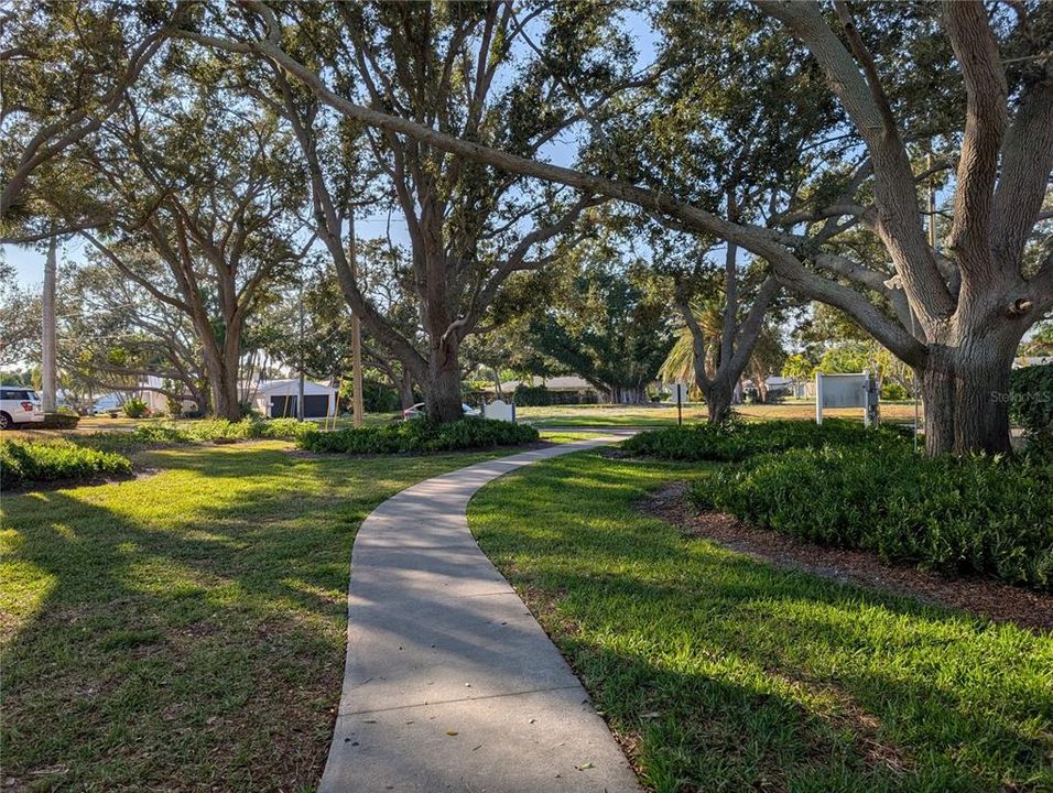 待售: $649,000 (4 贝兹, 2 浴室, 2011 平方英尺)