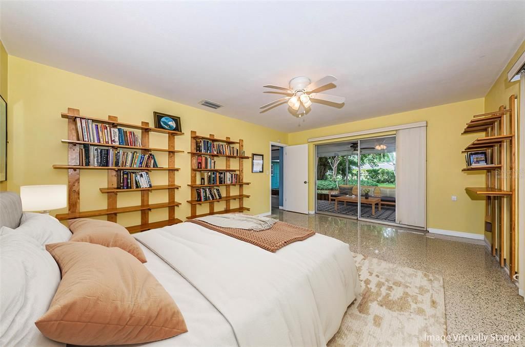 待售: $649,000 (4 贝兹, 2 浴室, 2011 平方英尺)