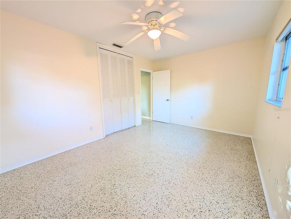 待售: $649,000 (4 贝兹, 2 浴室, 2011 平方英尺)