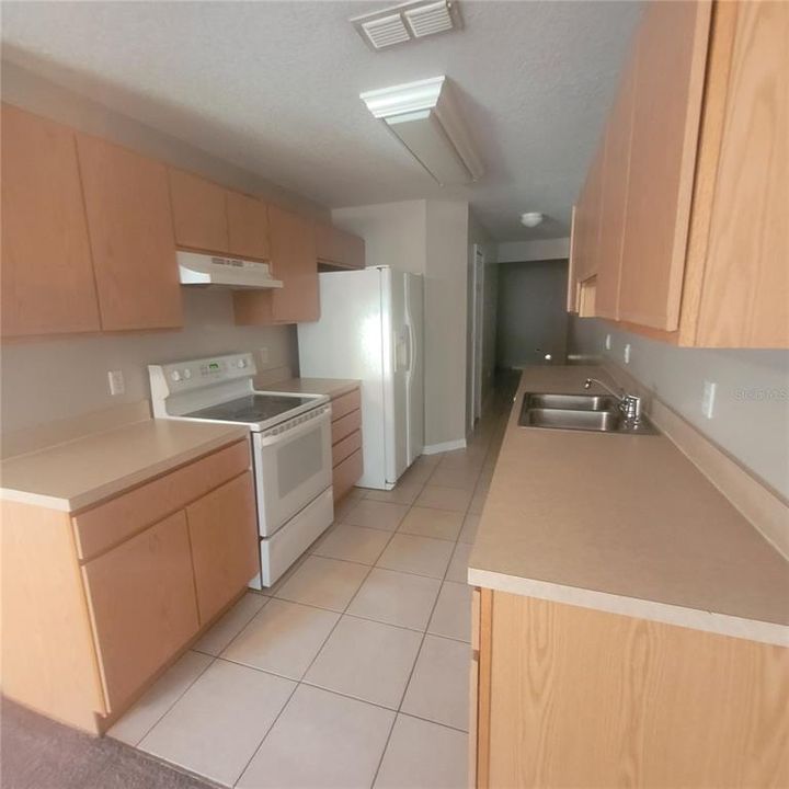 For Rent: $1,700 (3 beds, 2 baths, 1200 Square Feet)