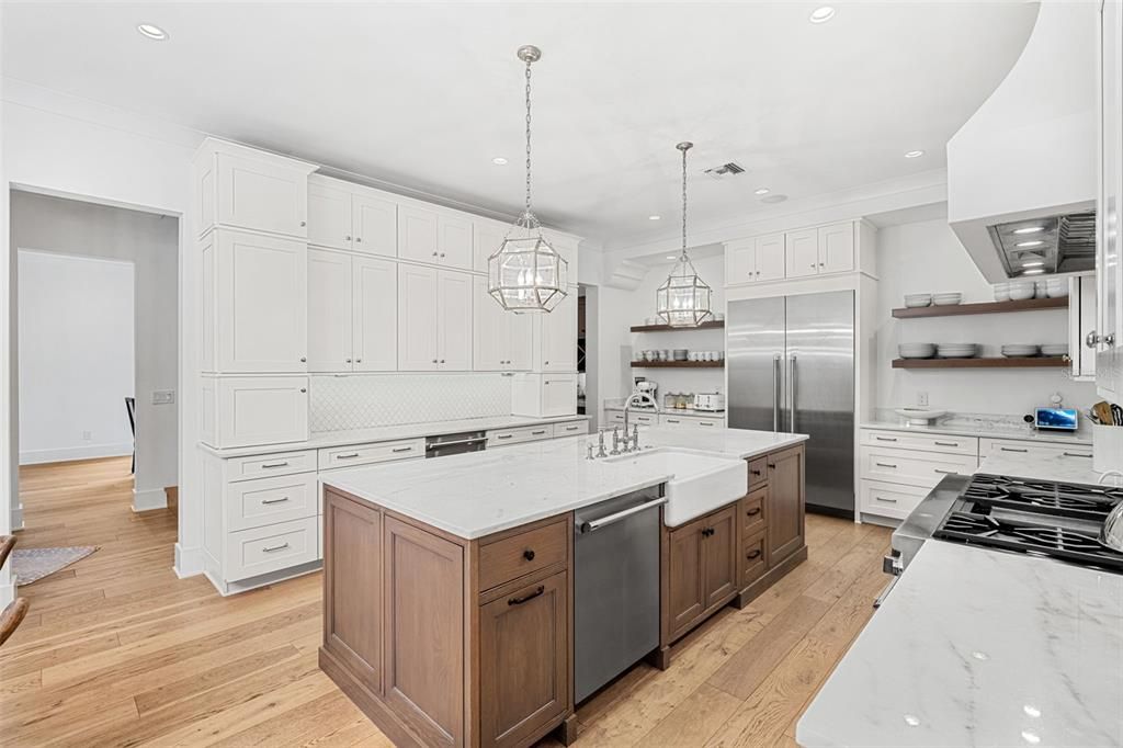 For Sale: $3,250,000 (5 beds, 5 baths, 4296 Square Feet)