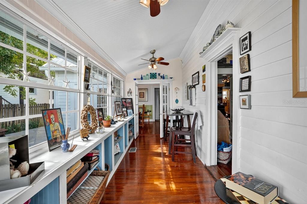 For Sale: $1,475,000 (4 beds, 3 baths, 1905 Square Feet)