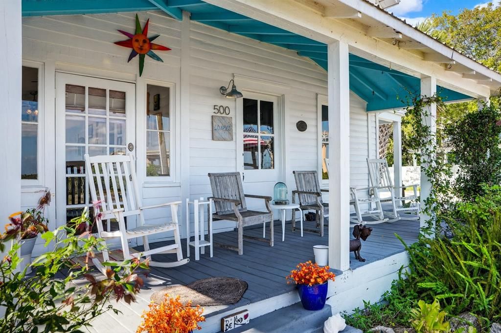 For Sale: $1,475,000 (4 beds, 3 baths, 1905 Square Feet)