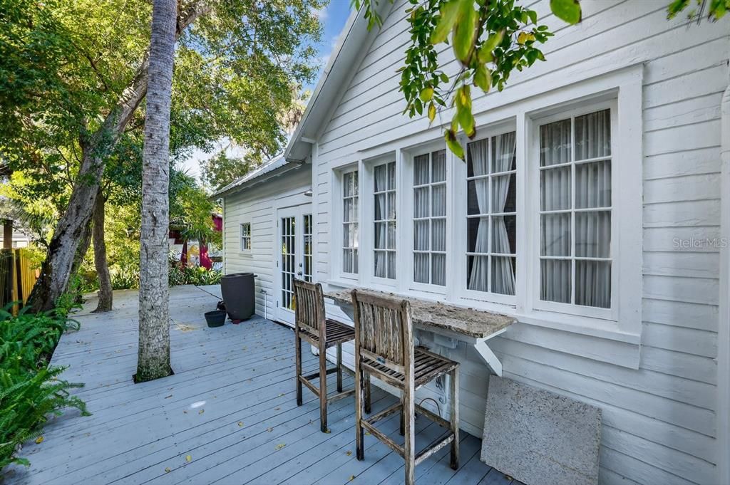 For Sale: $1,475,000 (4 beds, 3 baths, 1905 Square Feet)